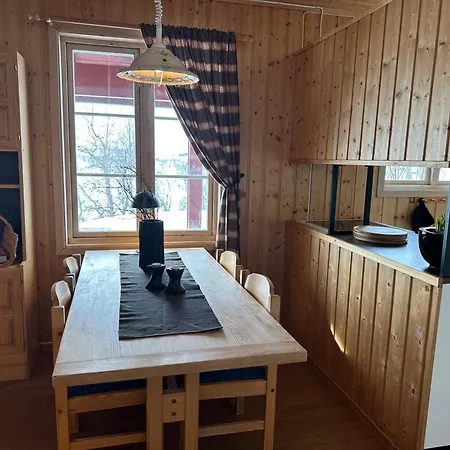 Mosstrond Turisthytte *