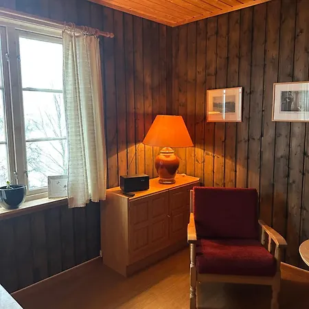 Mosstrond Turisthytte *