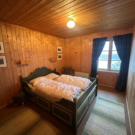 Mosstrond Turisthytte *