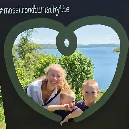 Mosstrond Turisthytte Apartahotel