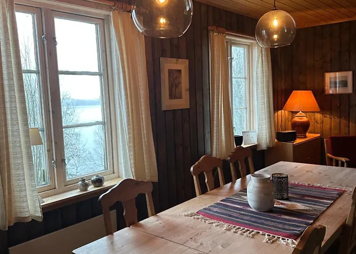 Mosstrond Turisthytte *