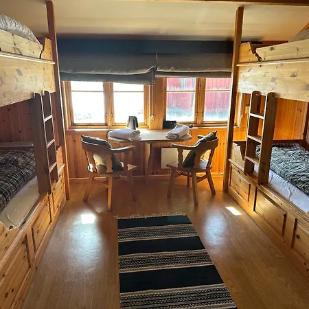 Mosstrond Turisthytte *