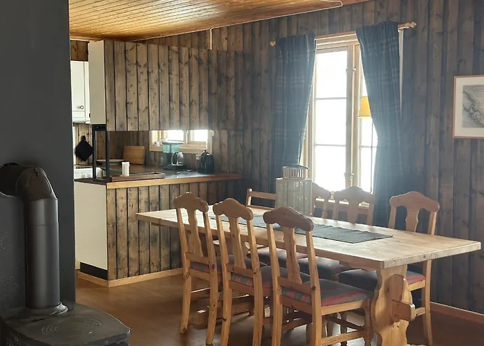 Mosstrond Turisthytte *